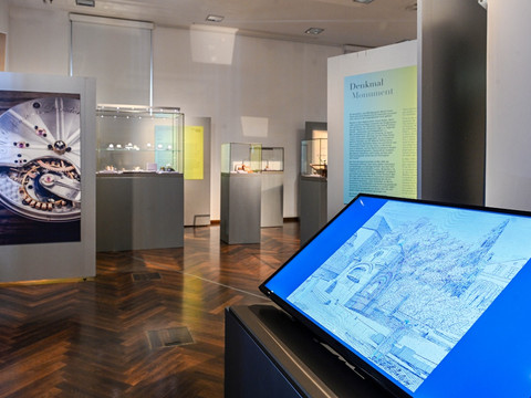 Installation mit Denkmalentwürfen von 1914
