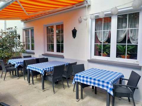 Gebäude Biergarten leer 20240708_152807