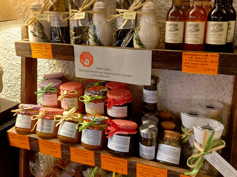 Geschenkeshop "Petit Marche"
