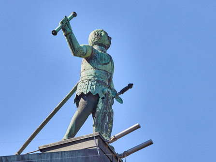 Heiliger Mauritius auf Rathausgiebel