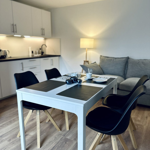 Ferienwohnung Happ: Esstisch Ferienwohnung Happ: Esstisch