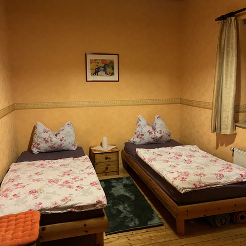 Ferienwohnung Im Bachgarten: Schlafzimmer Einzelbetten Ferienwohnung Im Bachgarten: Schlafzimmer Einzelbetten