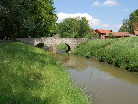 Een brug op de Brückenradweg tussen Osnabrück en Bremen Een van de vele bruggen waar je overheen fietst op de fietsroute Brückenradweg die Osnabrück en het Osnabrücker Land met de stad Bremen verbindtEen brug op de Brückenradweg tussen Osnabrück en BremenEen van de vele bruggen waar je overheen fietst op de fietsroute Brückenradweg die Osnabrück en het Osnabrücker Land met de stad Bremen verbindtEn af de mange broer, hvor du cykler på cykelruten Brückenradweg, som forbinder Osnabrück og Osnabrücker Land med byen Bremen