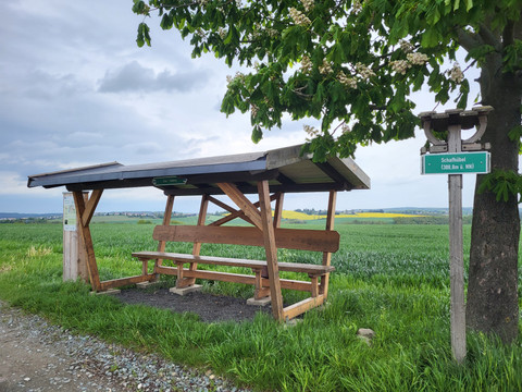 Rastplatz Schafhübel bei Kleingera auf dem Pfad der Aussteiger