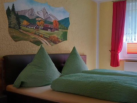 12 - Schlafzimmer