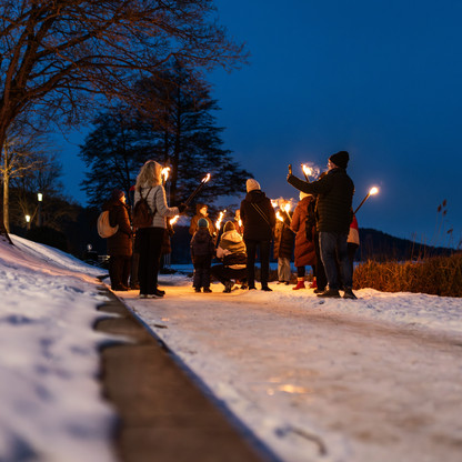 Malente-Fackelwanderung an der Diekseepromenade