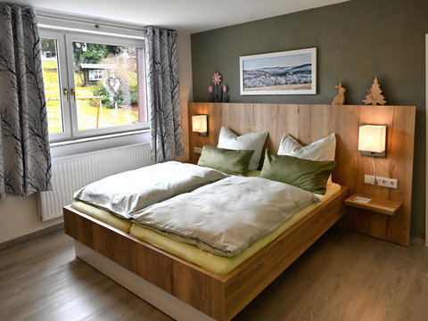 Schlafzimmer 1