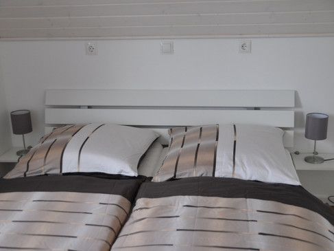 schlafzimmer-zweites.jpg