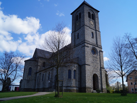 Kirche "Sankt Johannes der Täufer" in Uckerath