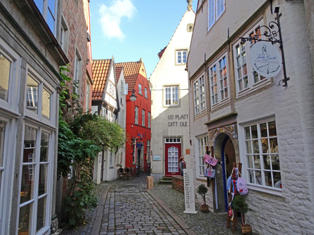 Verschiedene Geschäfte im Bremer Schnoorviertel Verschiedene Geschäfte im Bremer SchnoorviertelVarious stores in Bremen's Schnoor districtForskellige butikker i Bremens Schnoor-kvarterDiverse winkels in de wijk Schnoor in Bremen