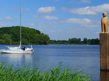 Boot und Seemann auf dem Vörder See Boot und Seemann auf dem Vörder SeeBoat and sailor on Lake VörderBåd og sejler på VördersøenBoot en zeiler op het Vördermeer