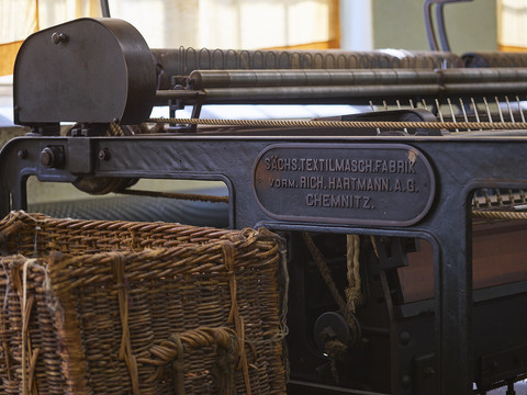 Typenschild in der Spinnerei der Tuchfabrik Gebr. Pfau