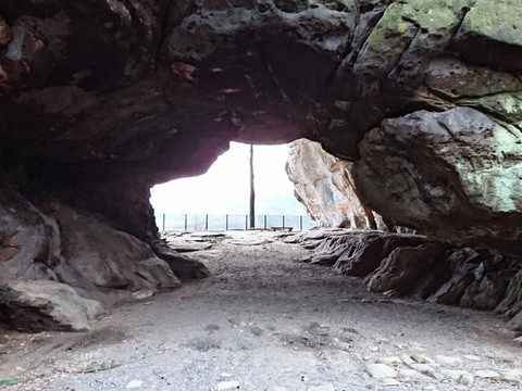 Der Kuhstall - Felstunnel