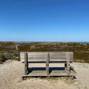 Bank mit Aussicht auf den Kleingarten von Hörnum
