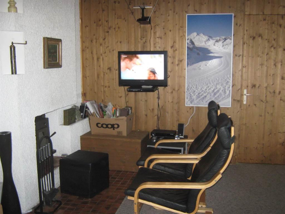 Fernseher und Cheminee