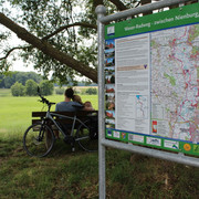 Radfahrer am Weser-Radweg