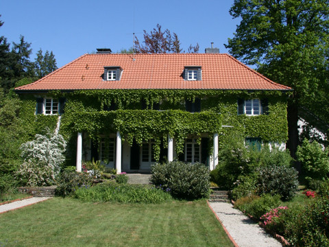 Gut Eichthal-Gebäude (hohe Auflösung).JPG