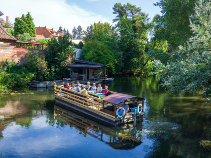 Flossfahrt auf der Oker in Wolfenbüttel Flossfahrt auf der Oker in Wolfenbüttel