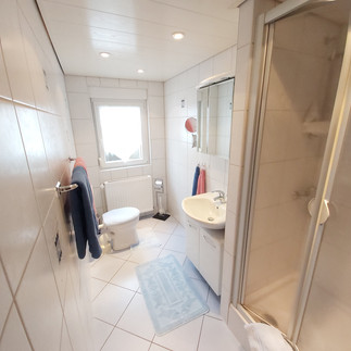 3. Dusche, WC.jpg