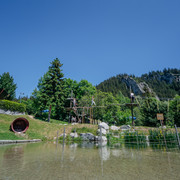 In Blatten kommt jeder und jede auf seine Kosten. In Blatten kommt jeder und jede auf seine Kosten.In Blatten, everyone gets their money's worth.