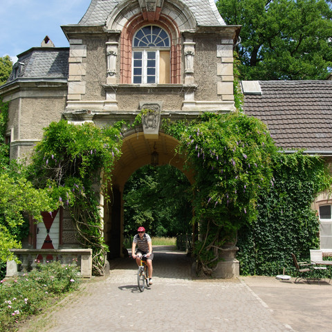 IMGP3749 Schloss Tuernich.JPG