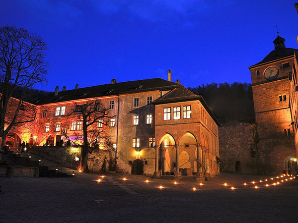 Schlossinnenhof-beleuchtet©Heidelberger Schlossgastronomie
