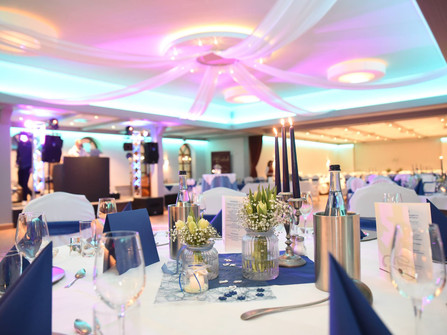 Landgasthof Seebeck Saal.jpg