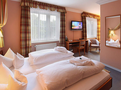 Grüne Tanne Mandelholz - Doppelzimmerbeispiel