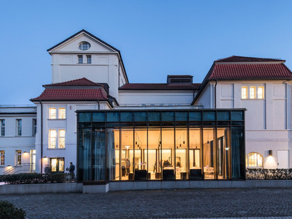 Lessingtheater bei Nacht