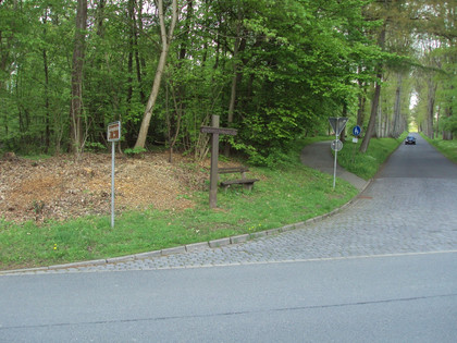 Salzgitter-Bad, Zufahrt zum Parkplatz am Waldfriedhof