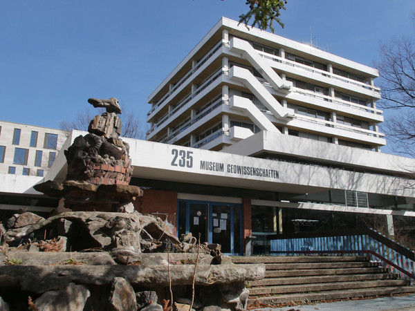Museum für Geowissenschaften_Außenansicht.jpg