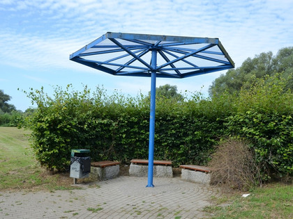 Rastmöglichkeit auf dem Inselrundgang im Salzgittersee