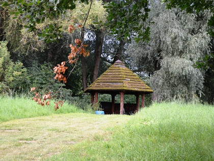 Schutzhütte am Wanderweg 31 / Inselrundgang im Salzgittersee