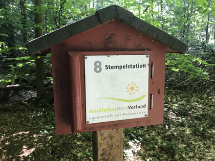 Stempelstation 8 Eiche Oma und Opa.jpg