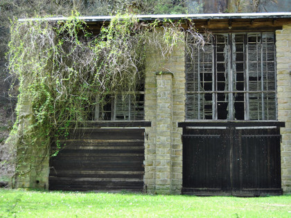 Alte Steinbruchhütte DSC0937-Copy.jpg