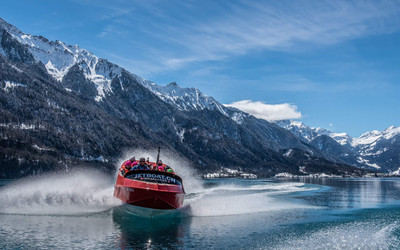 jetboat-winter-brienzersee-schnee.jpg