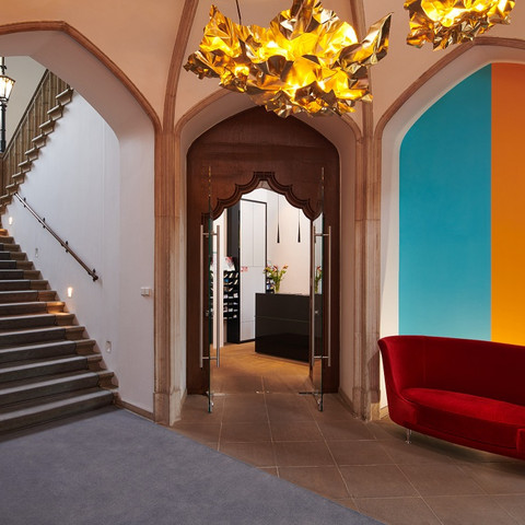 Foyer of the Hotel Schloss Eckberg Foyer des Hotel Schloss EckbergFoyer of the Hotel Schloss Eckberg