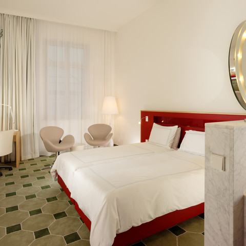 Comfort Room Zimmer Comfort Room im HYPERION Hotel DresdenComfort Room at the HYPERION Hotel DresdenPokoj Comfort v hotelu HYPERION DrážďanyPokój komfortowy w HYPERION Hotel DresdenComfort Kamer in het HYPERION Hotel DresdenCamera Comfort dell'Hotel HYPERION di Dresda