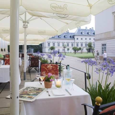 Schloss Hotel Dresden-Pillnitz Terrasse Schloss Hotel Dresden-Pillnitz TerrasseDresden-Pillnitz Castle Hotel Terrace