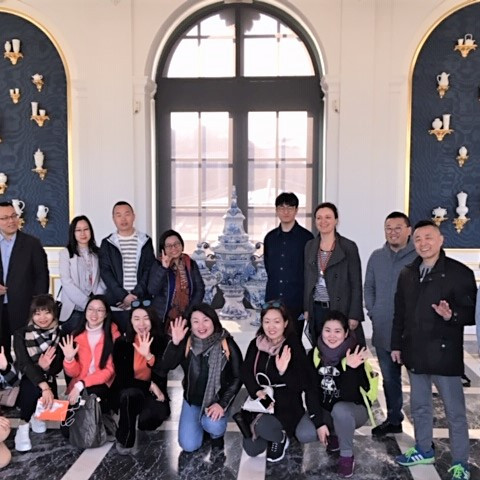 China Visitor Summit Gruppenfoto in der Porzellansammlung DresdenGroup photo in the Dresden Porcelain Collection