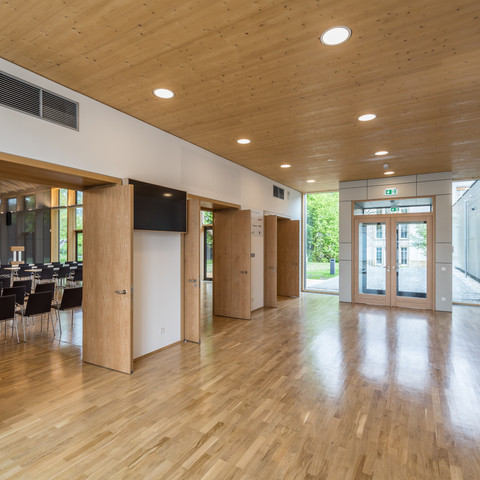 Eingangsbereich des Institut für Holztechnologie Dresden Eingangsbereich des Institut für Holztechnologie DresdenEntrance area of the Institute for Wood Technology Dresden