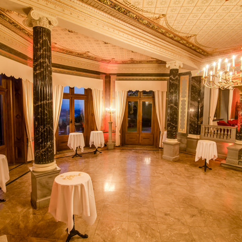 Albrechtsberg Castle Standing reception in the Garden Hall Schloss Albrechtsberg Stehempfang im Gartensaal Albrechtsberg Castle Standing reception in the Garden HallRecepce na zámku Albrechtsberg v zahradním sálePrzyjęcie w pałacu Albrechtsberg w sali ogrodowejReceptie op paleis Albrechtsberg in de tuinzaalPalazzo Albrechtsberg Ricevimento nella Sala del Giardino