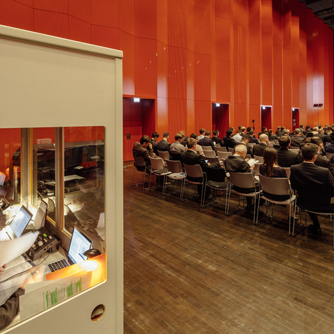 Large hall Großer Saal im Deutschen Hygiene-Museum Large hall in the German Hygiene Museum