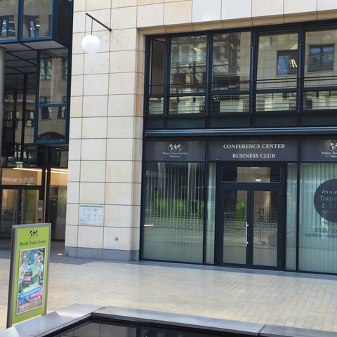 Entrance to the World Trade Centre Dresden Eingang zum World Trade Center DresdenEntrance to the World Trade Centre DresdenVchod do Světového obchodního centra DrážďanyWejście do Światowego Centrum Handlu w DreźnieIngang tot het World Trade Centre DresdenIngresso del World Trade Centre di Dresda