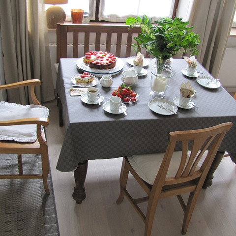 Fuldablick, gedeckter Tisch Fuldablick, gedeckter Tisch