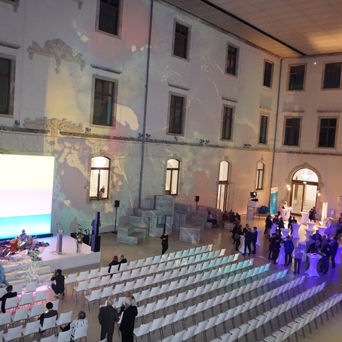 Verleihung Designpreis im Albertinum Dresden Verleihung Designpreis im Albertinum DresdenDesign award ceremony at the Albertinum in DresdenSlavnostní předávání cen za design v Albertinu DrážďanyCeremonia wręczenia nagród za wzornictwo w Albertinum DresdenPrijsuitreiking design in het Albertinum DresdenCerimonia di premiazione del design all'Albertinum di Dresda