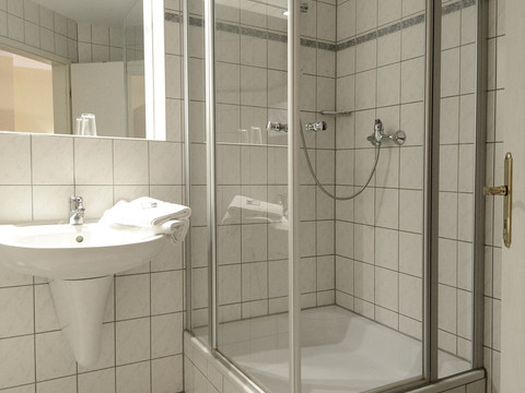 Badezimmer im Hotel Döberlner Hof - Unterkunft in Leipzig