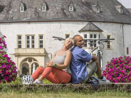 Rast am Schloss Oelber