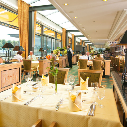 Restaurant im Maritim Hotel Restaurant im Maritim HotelRestaurant in the Maritim HotelRestaurace v hotelu MaritimRestauracja w hotelu MaritimRestaurant in het Maritim HotelRistorante dell'Hotel Maritim