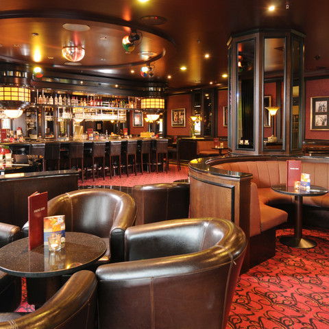 Bar im Maritim Hotel Bar im Maritim HotelBar at the Maritim HotelBar v hotelu MaritimBar w hotelu MaritimBar in het Maritim HotelBar dell'Hotel Maritim